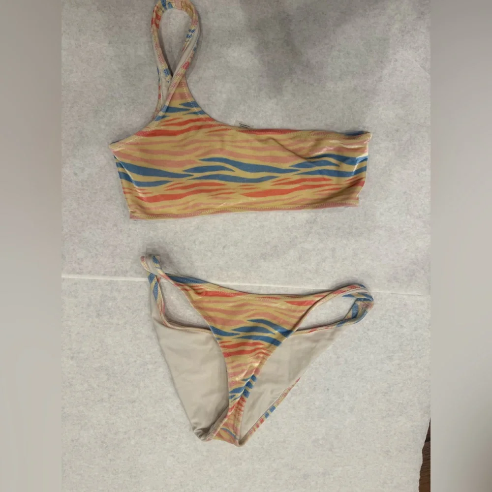 TRIANGL SWIMSUIT - Picture 1 of 1